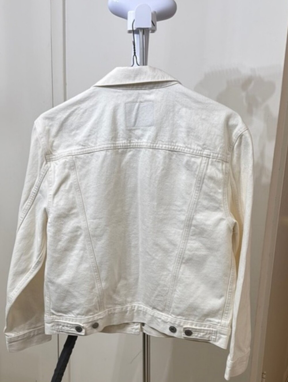 Woman's Levi Trucker Jacket - Picture 2 of 2